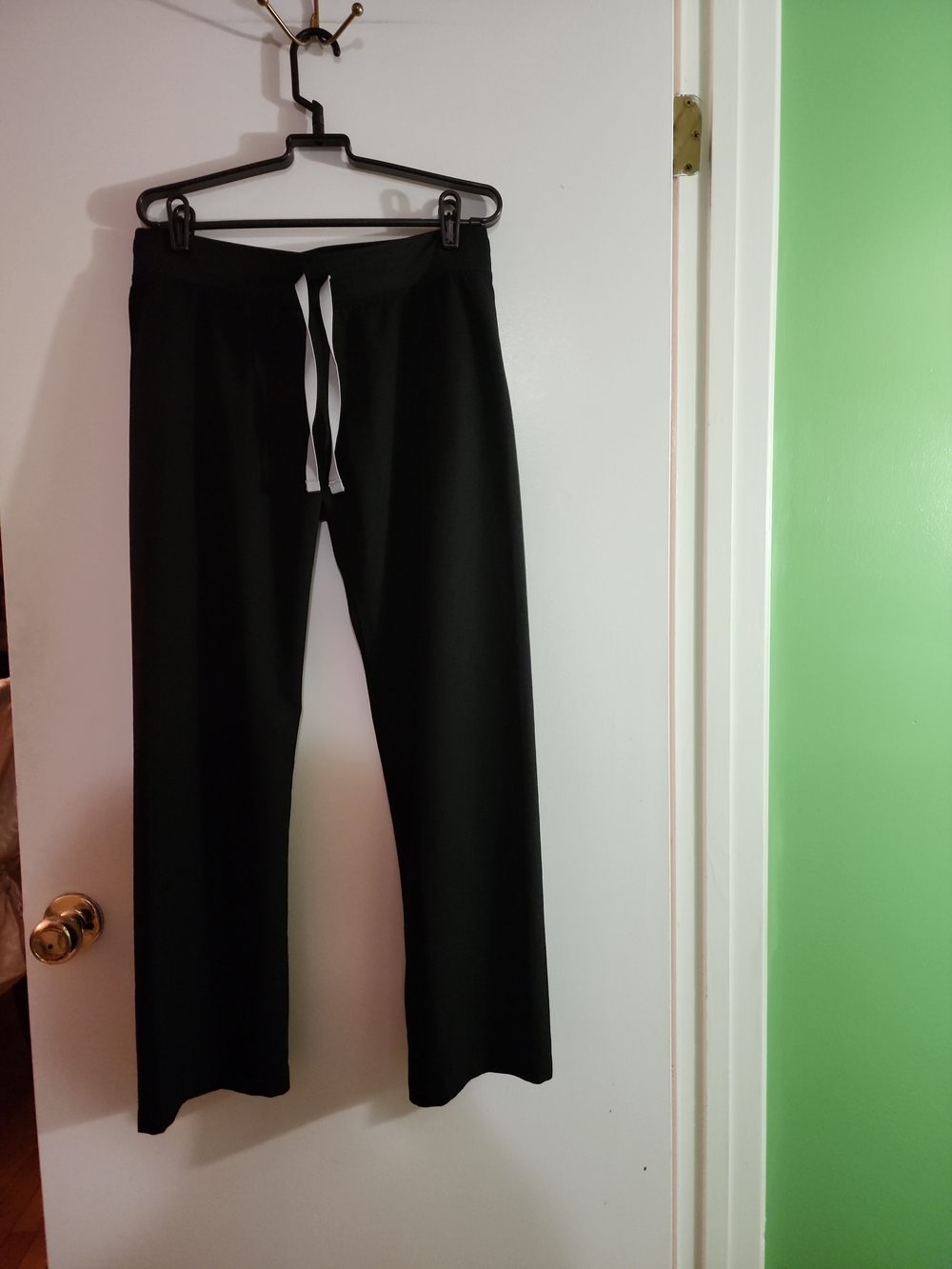 Figs Livingston Basic Black Scrub Pants